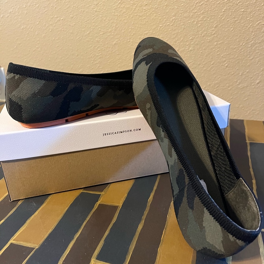 Jessica Simpson Camo Flats
